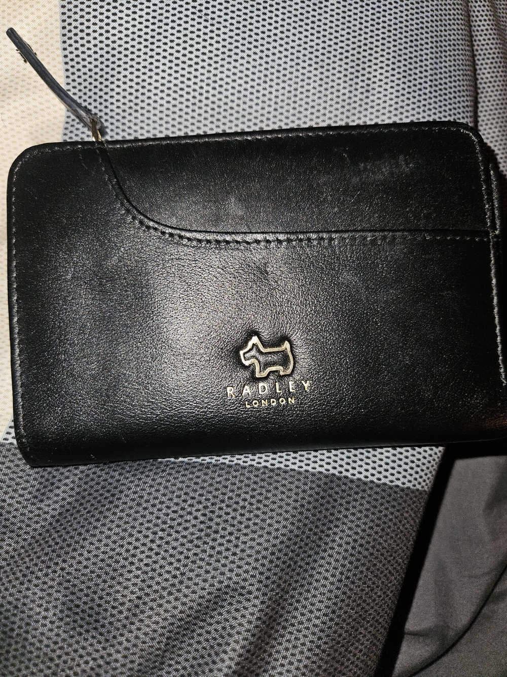 RADLEY LONDON Black Leather Zip Wallet with Dog Logo